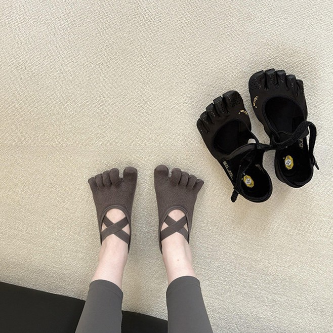 Women's Criss-Cross Strappy Fi - đánh giá và giá Yoga And Fitness Studio