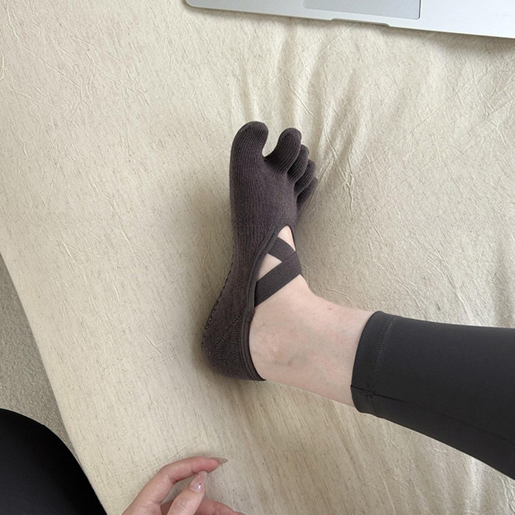 Women's Criss-Cross Strappy Fi - đánh giá và giá Yoga And Fitness Studio